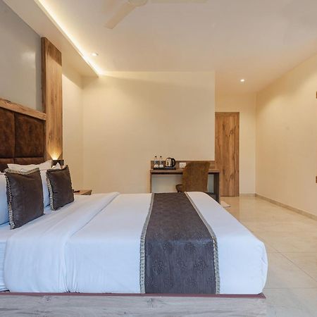 Hotel Silver Park Mumbai Exterior photo