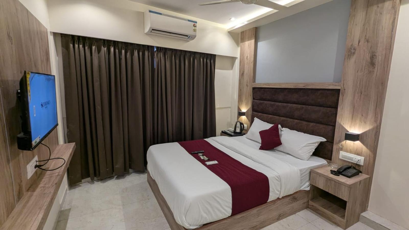 Hotel Silver Park Mumbai Exterior photo