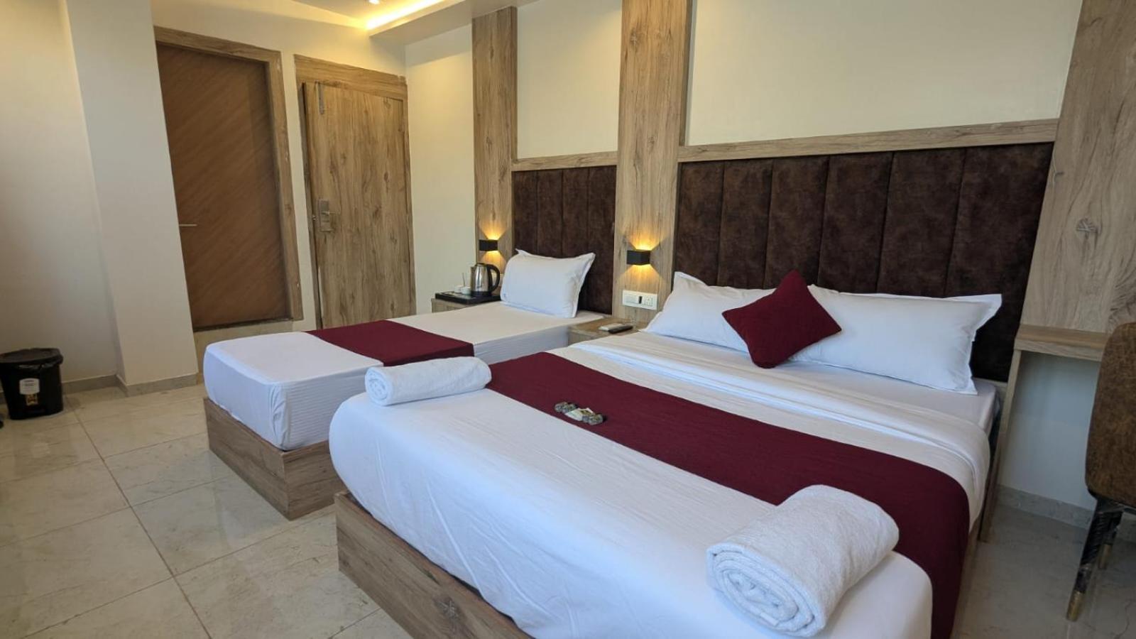Hotel Silver Park Mumbai Exterior photo