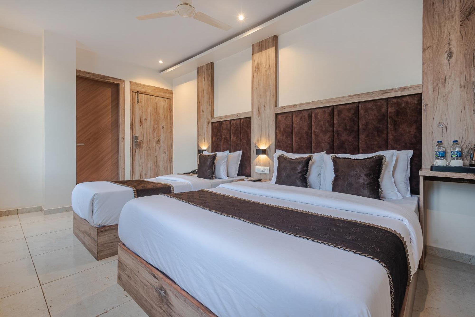 Hotel Silver Park Mumbai Exterior photo