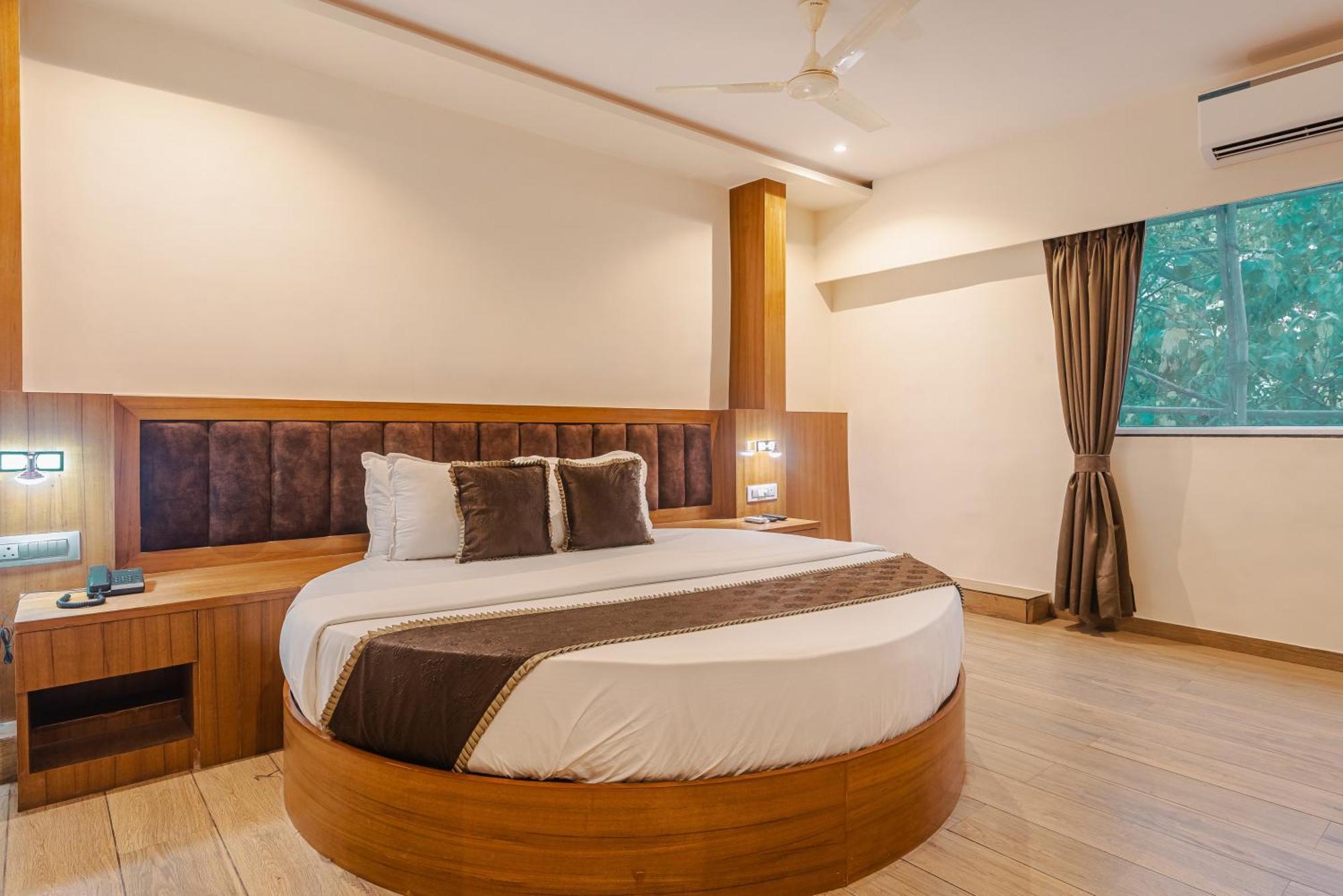 Hotel Silver Park Mumbai Exterior photo